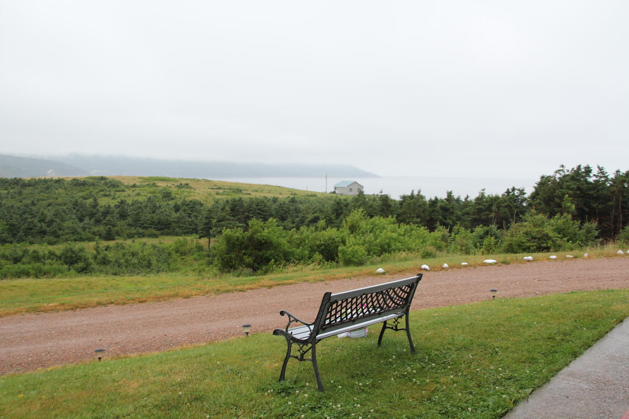 Burton'S Sunset Oasis Motel Bay Saint Lawrence Экстерьер фото