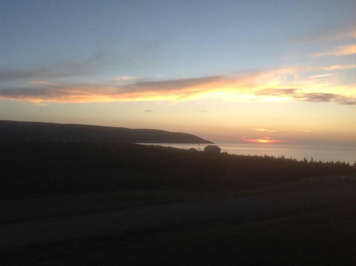 Burton'S Sunset Oasis Motel Bay Saint Lawrence Экстерьер фото